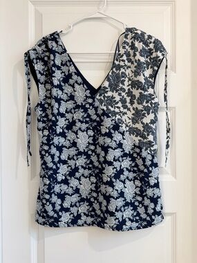 Floral V-Neck Sleeveless Top